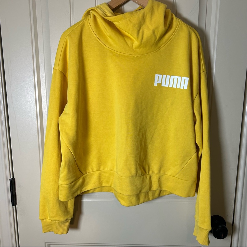 Puma Women's Long Sleeve Yellow Hooded Pullover Cropped Sweater, Size XL